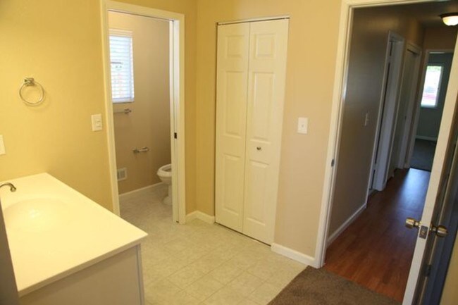 Building Photo - 2308 Wildwood Ct