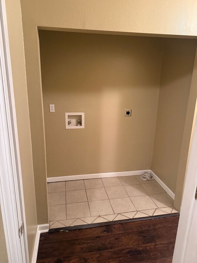 Building Photo - 5730 Cameron Blvd