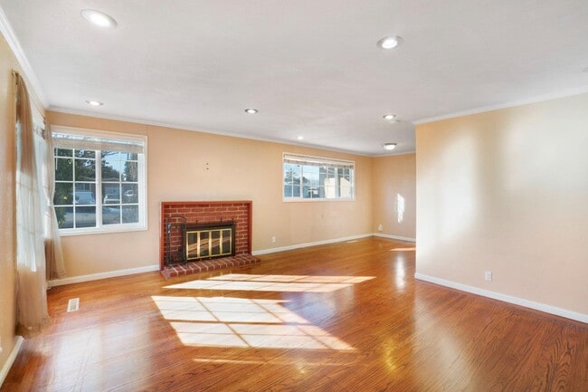 Building Photo - 663 Los Padres Blvd