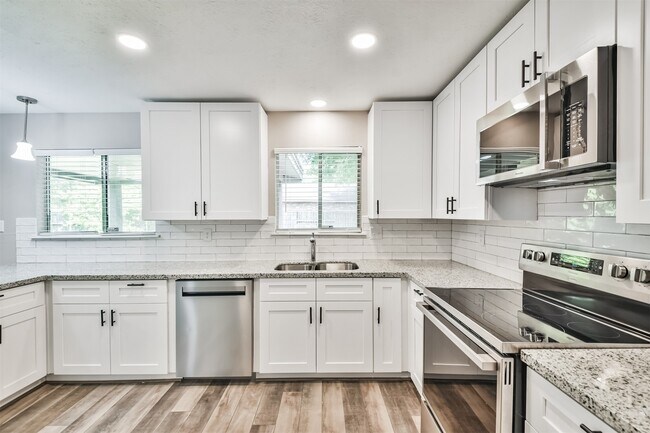 Building Photo - 6103 Fallengate Dr