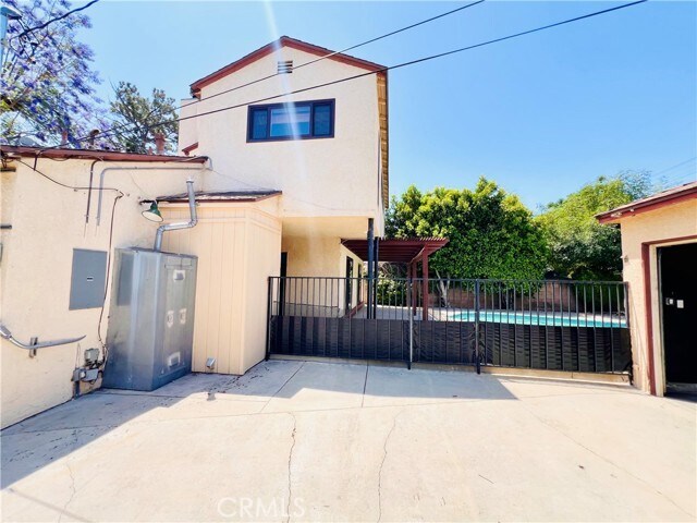 Building Photo - 6637 Balcom Ave