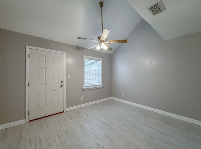 Building Photo - 934 S Lipona Rd