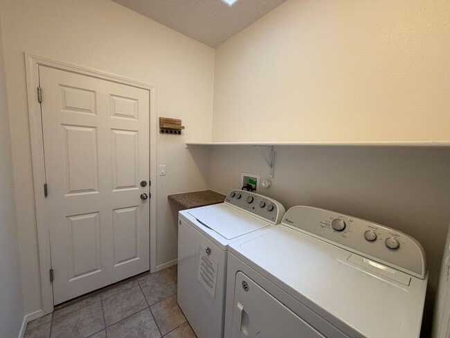 Building Photo - 3 Bedroom Single Story Home Near Unser Blvd NW & Paradise Blvd NW!