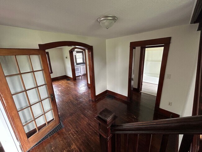 Building Photo - 563 Barkeyville Rd