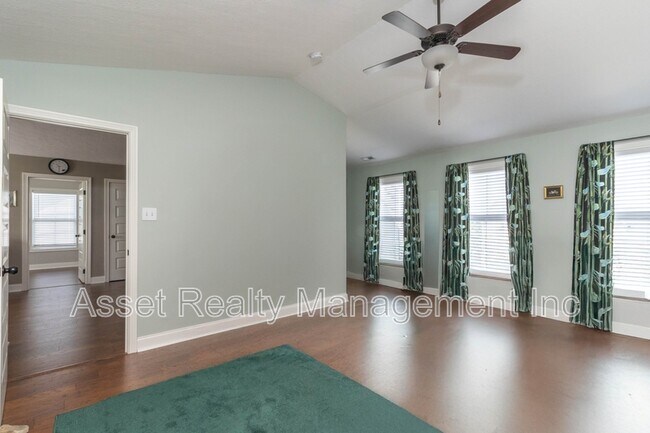 Building Photo - 1416 Madison Oaks Rd