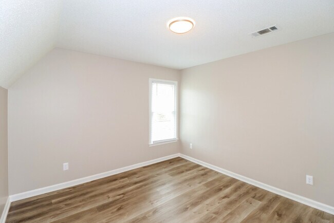Building Photo - Spacious 4-Bedroom Cordova Home