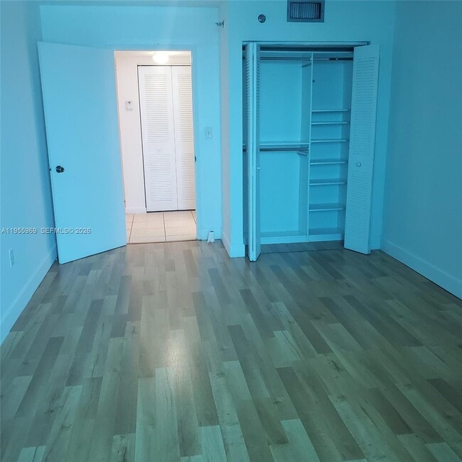 Building Photo - 850 N Miami Ave