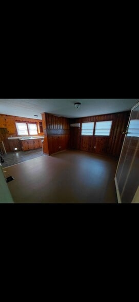 Building Photo - 916 Northside Dr