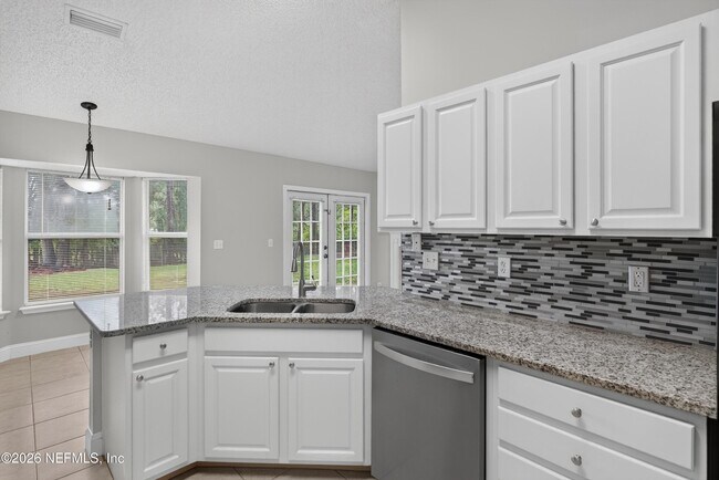 Building Photo - 12949 Chets Creek Dr S