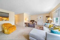 Building Photo - 140 Greenbriar Dr
