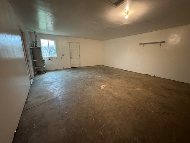 Building Photo - 224 Brand Rd