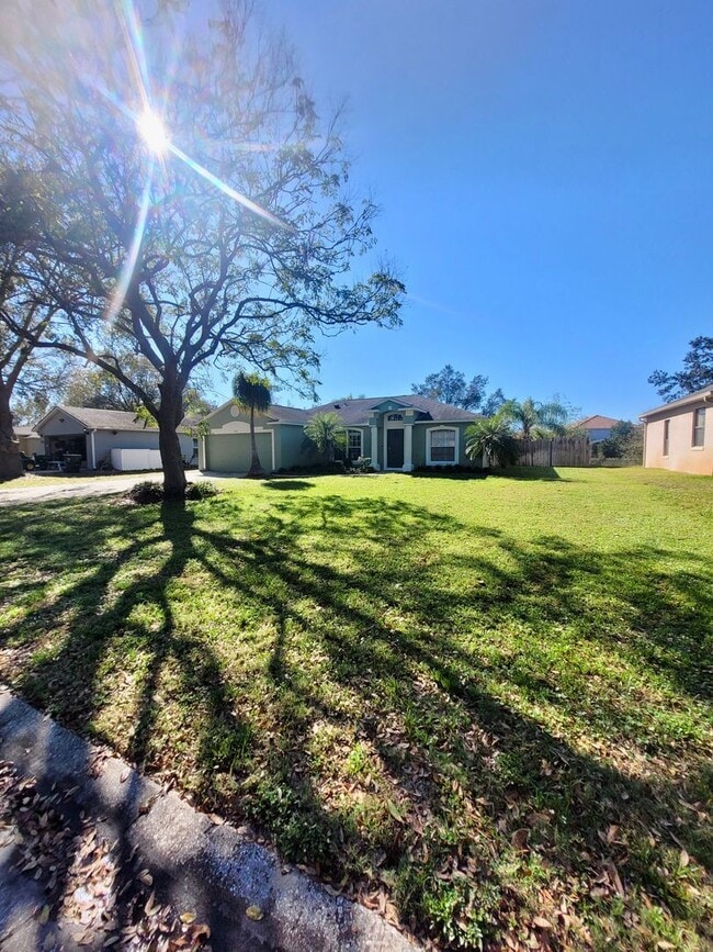 Building Photo - Fully furnished 3 bed 2 bath in beautiful Davenport