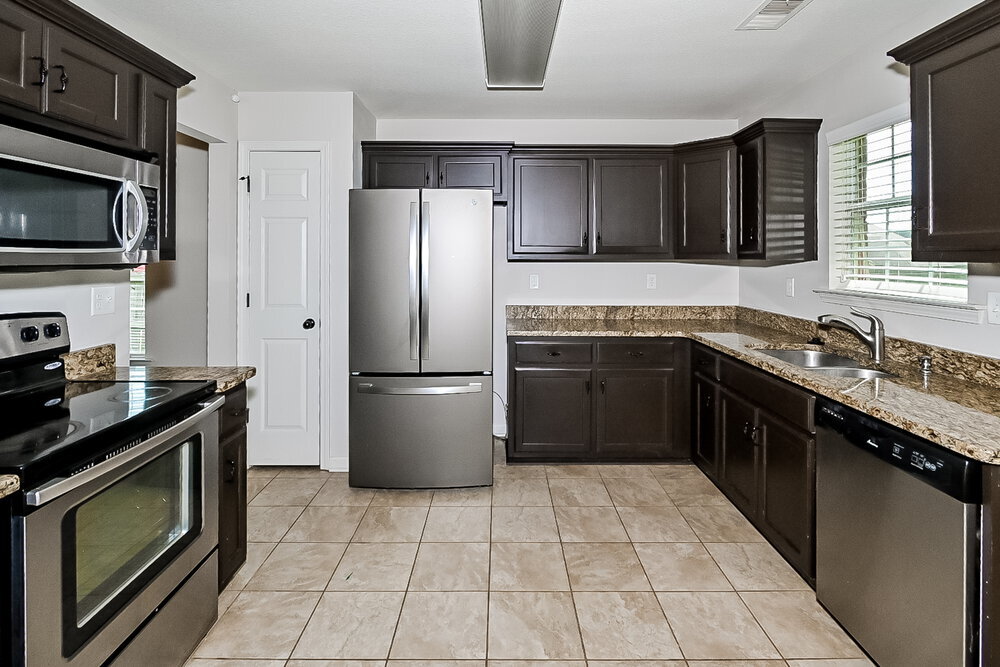 Building Photo - 9171 Tahoe Dr