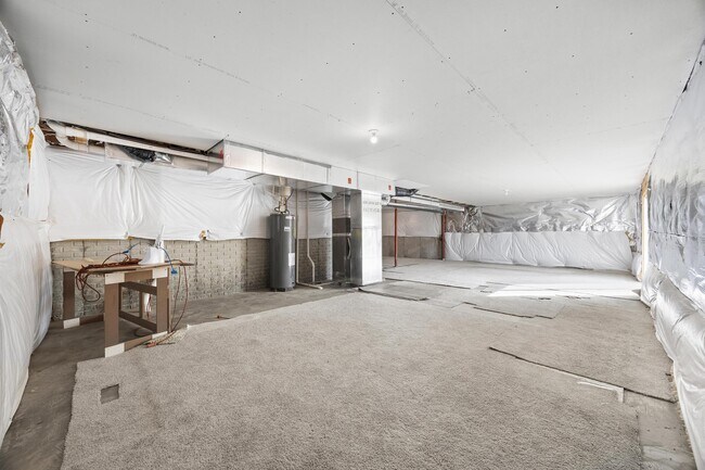 Building Photo - 6295 Honey Farm Way