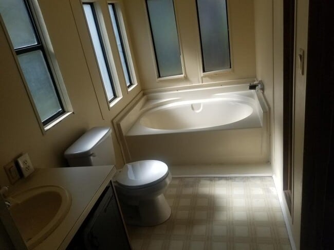 Building Photo - 8010 Noroad