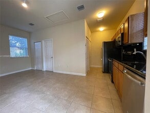 Building Photo - 9351 SW 171st Ct