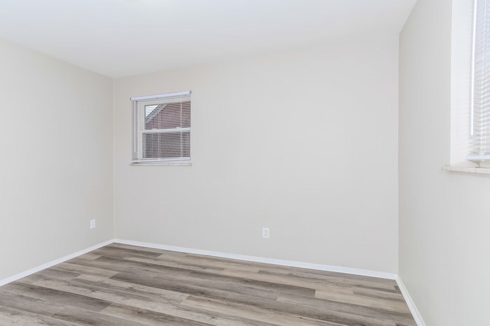 Building Photo - 9340 Comstock Dr