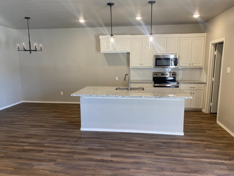 Building Photo - 1224 Preston Trails