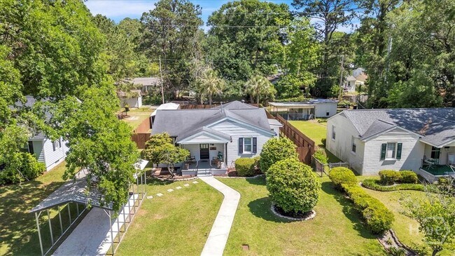 Building Photo - 404 E 66th St