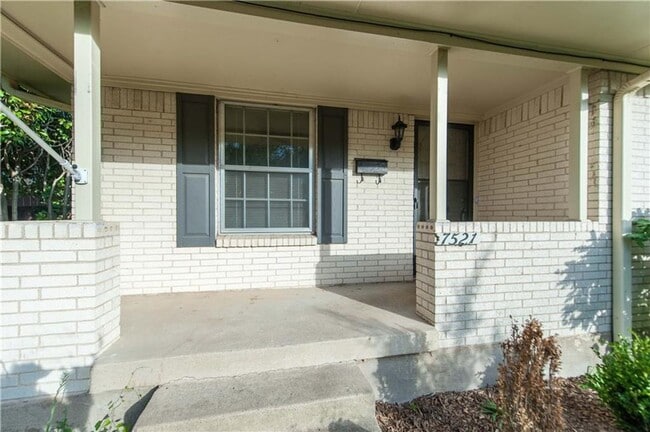 Building Photo - Updated White Rock Lake Area Duplex
