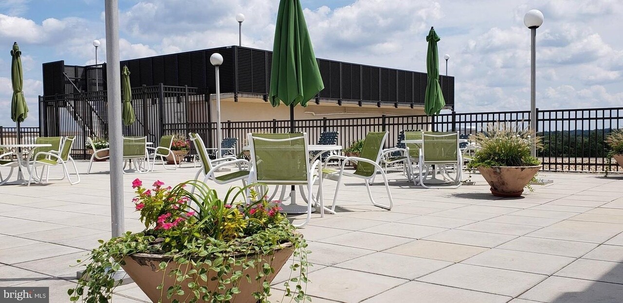 Building Photo - 4242 East West Hwy