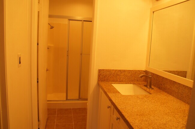 Building Photo - 9741 Reseda Blvd