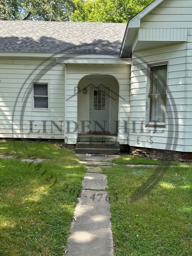 Primary Photo - 1904 N 8th St