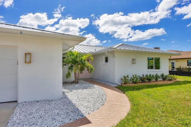 Building Photo - 1915 Pennsylvania Ave