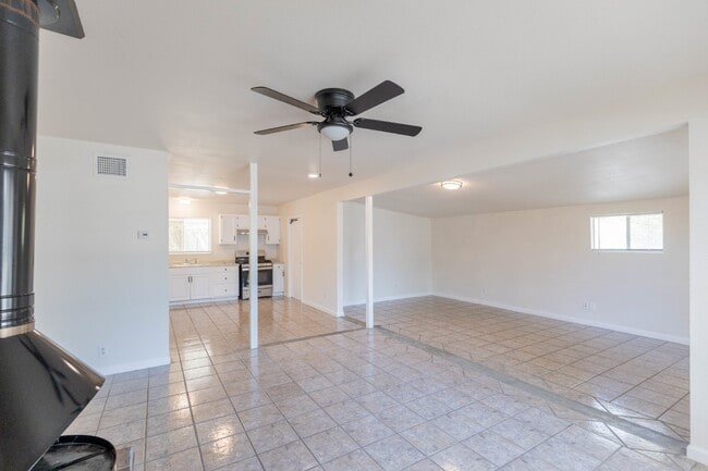 Building Photo - 1822 Arroya Vista Dr