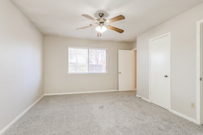 Building Photo - 28907 Binefield St