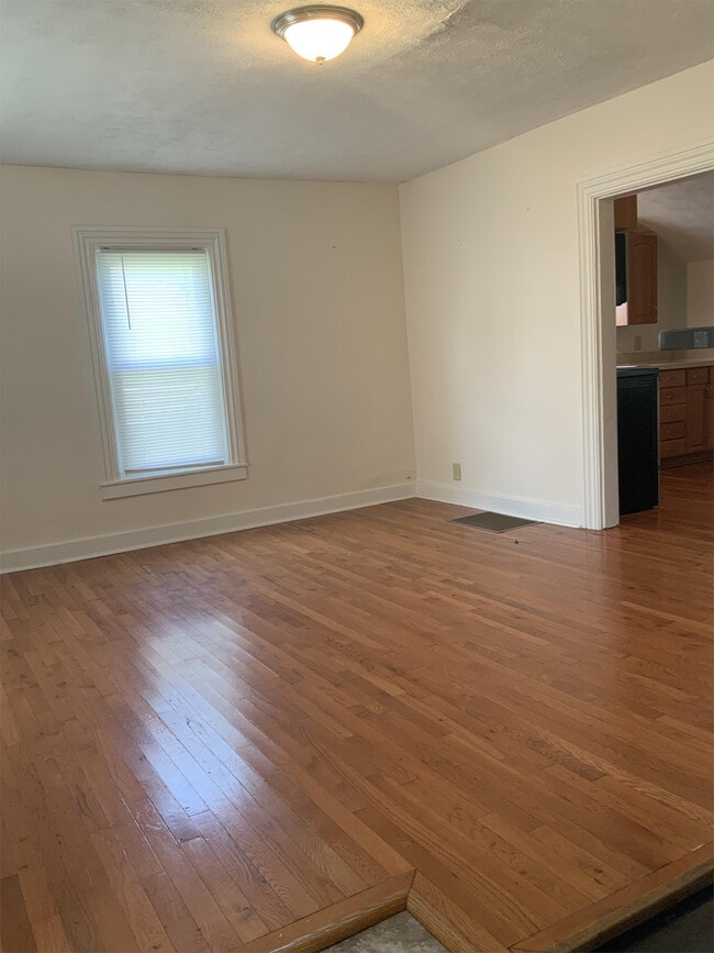 Building Photo - 344 Watt St