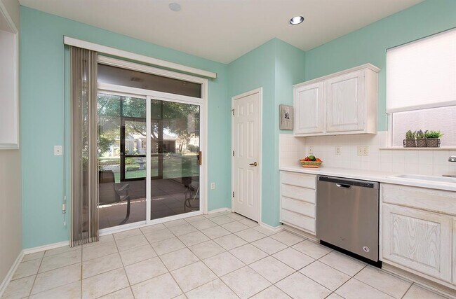 Building Photo - 129 Dewberry Dr