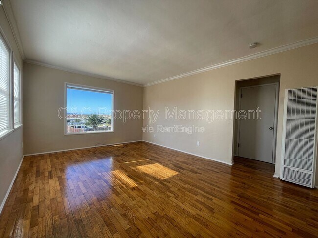 Building Photo - 1234 Circle Ave