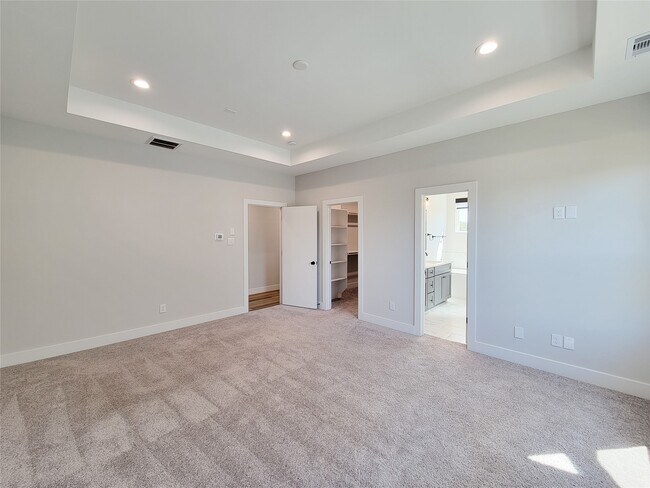 Building Photo - 905 Quitman St