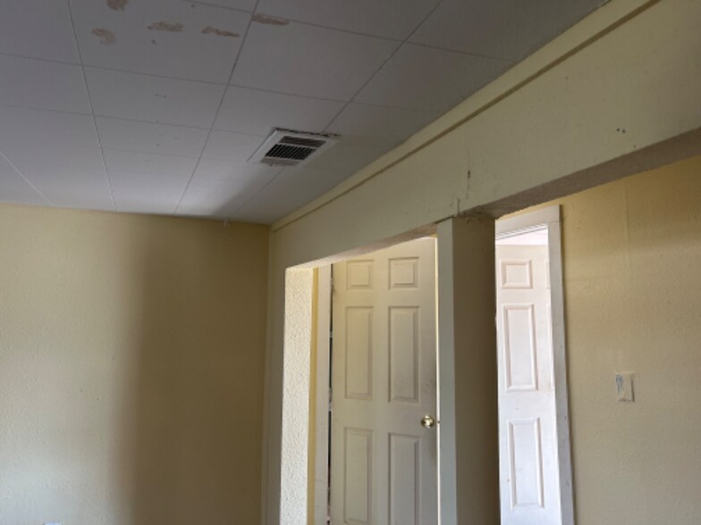 Building Photo - 507 Houston St