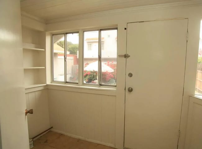 Building Photo - 1238 N Gardner St