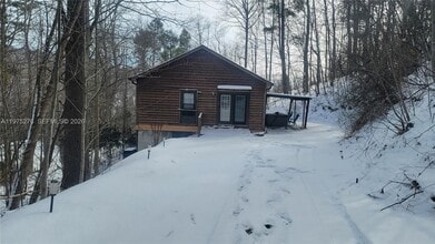 Building Photo - 320 Moss Hill Rd