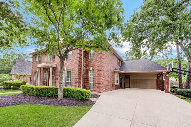 Building Photo - 11 E Wedgemere Cir