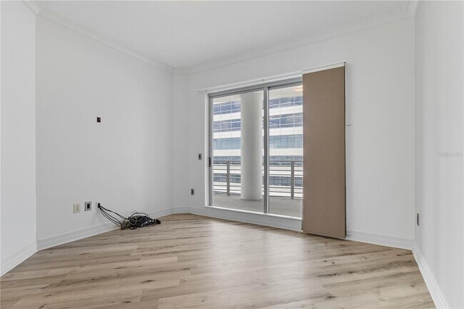 Building Photo - 449 S 12th St