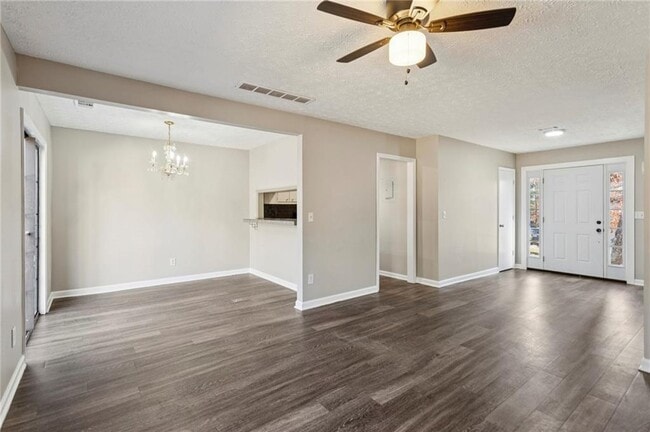 Building Photo - 752 Barnes Mill Trace NE