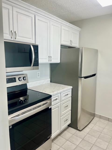 Galley Kitchen - 3312 Northside Dr