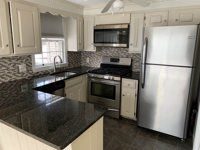 Building Photo - 114 Cannongate III Rd