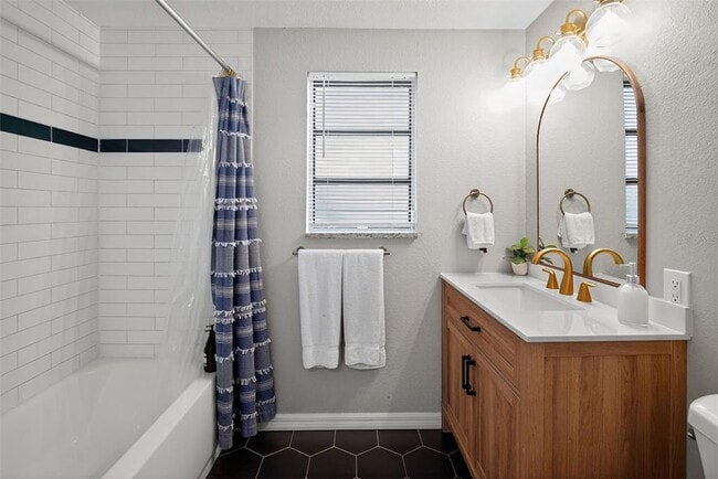 Building Photo - 63 Lake Hunter Dr