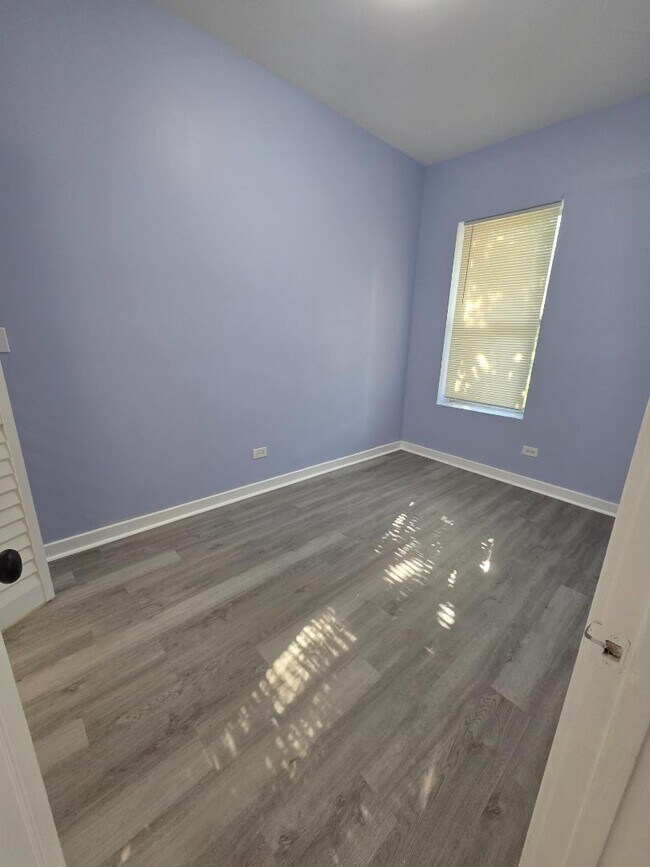 Building Photo - 7252 S Lowe Ave