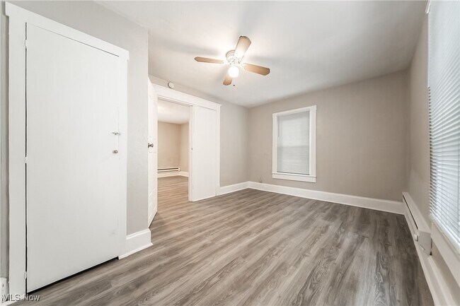 Building Photo - 2036 Lark St