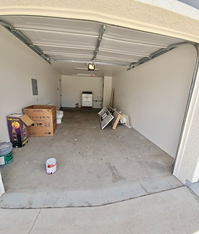 Building Photo - Excellent remodeled 2 bed 2 bath home in P...