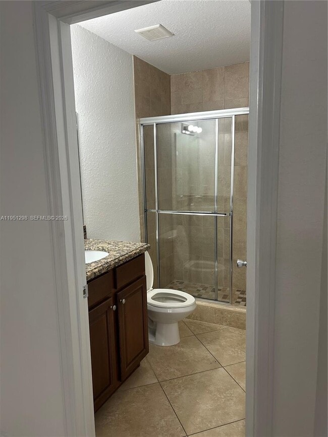 Building Photo - 1000 Palm Trail