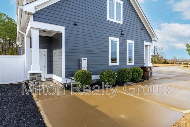 Building Photo - 3185 US-421