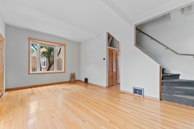 Building Photo - 314 Custer Ave