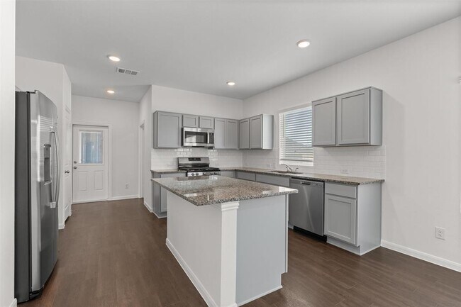 Building Photo - 108 Biscayne Dr